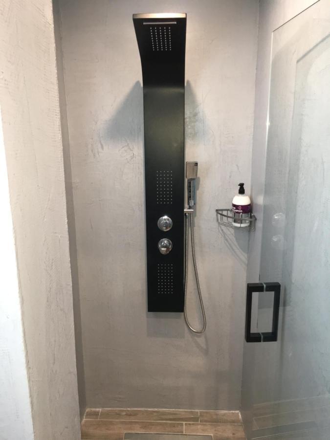 Anastasia Luxury Suites 2 トロン エクステリア 写真