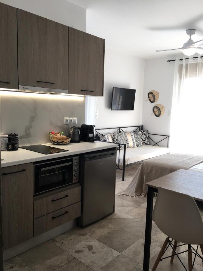Anastasia Luxury Suites 2 トロン エクステリア 写真